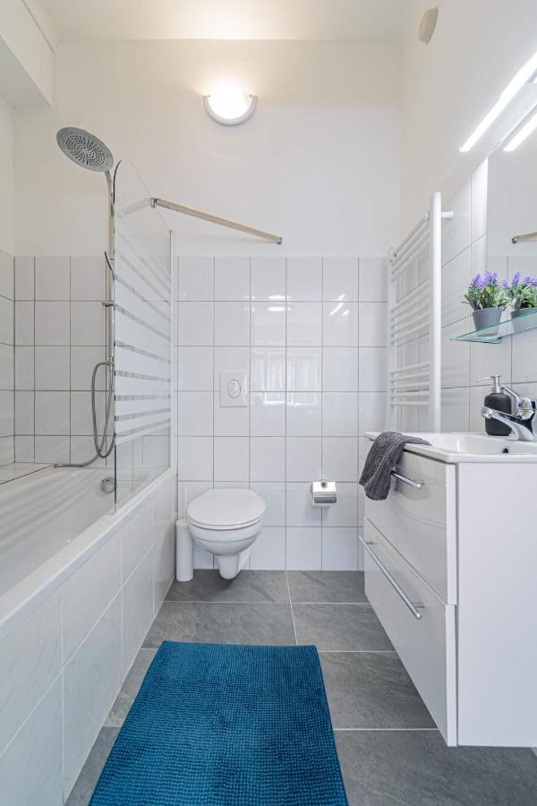 Central&Cozy Balcony!3Bdr 2Bth بودابست المظهر الخارجي الصورة