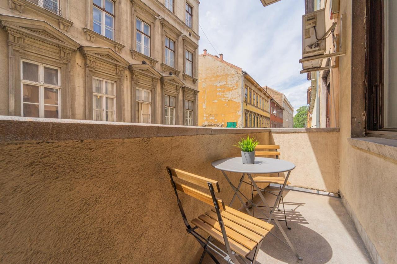 Central&Cozy Balcony!3Bdr 2Bth بودابست المظهر الخارجي الصورة